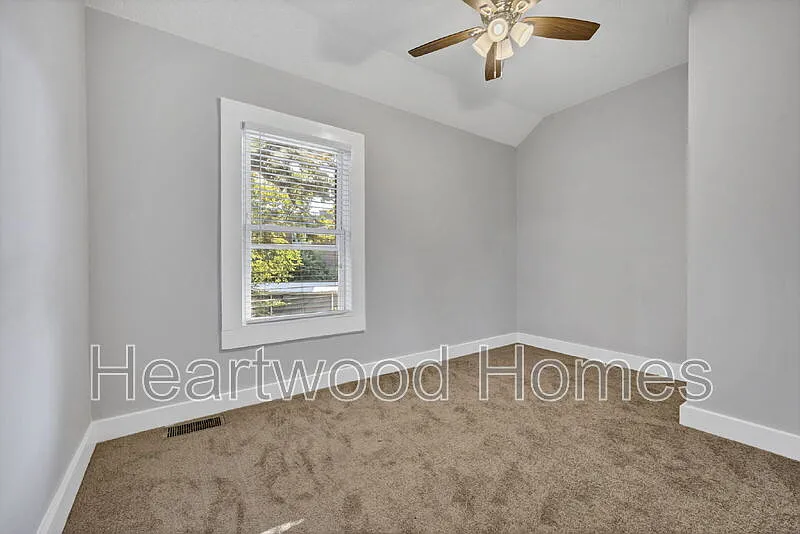 2 bed, 1.0 bath, 1103 sqft, $1,475 — Photo 3