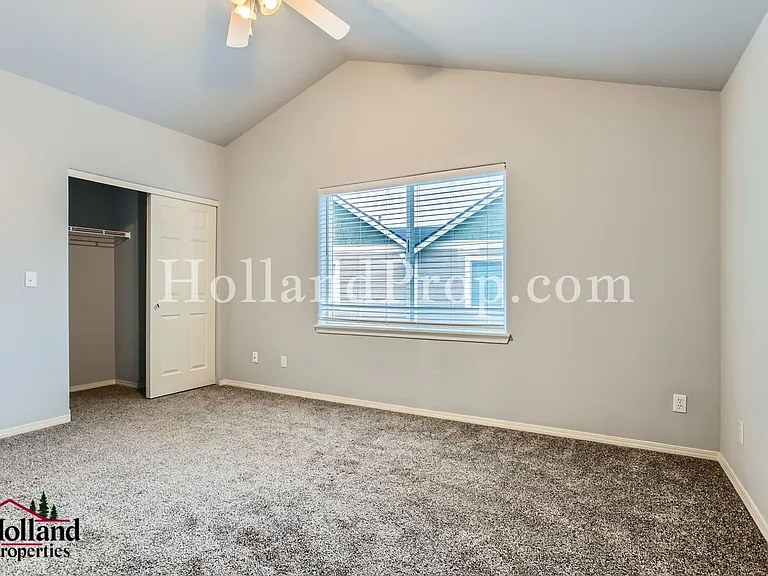 8641 NE Trafalgar Ln — Photo 8