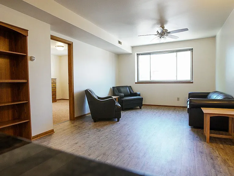 415 N Henry St — Photo 24