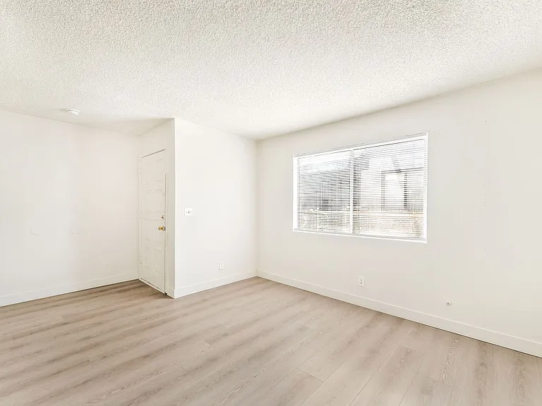 5309 W Cheyenne Ave — Photo 5