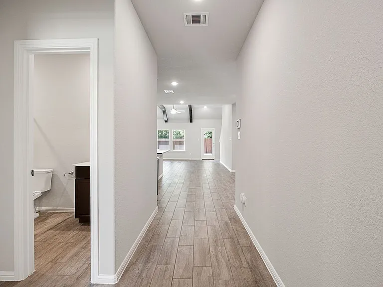 716 Big Bend Pkwy — Photo 11