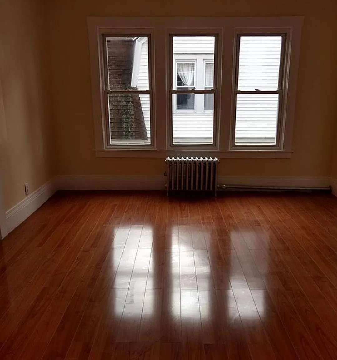 4 bed, 1.5 bath, $2,500 — Photo 4