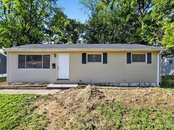 1050 Ozment Dr, Florissant, MO 63033