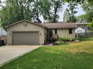 8507 Acorn Path, Wonder Lake, IL 60097