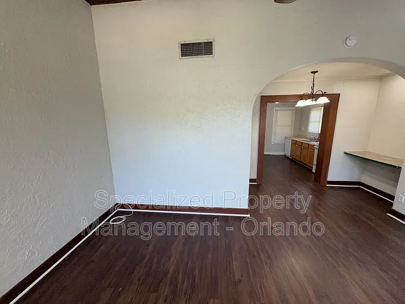2 bed, 2.0 bath, 1054 sqft, $1,950 — Photo 4