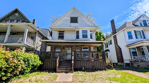 735 Parkwood Dr Photo 1
