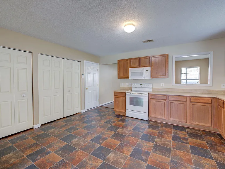1908 Lake Carolina Dr — Photo 13