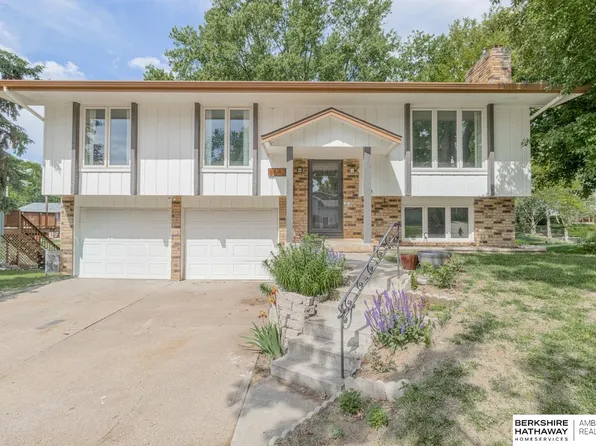 2642 N 98th St, Omaha, NE 68134