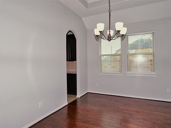 5th image of 23602 Ortensia St