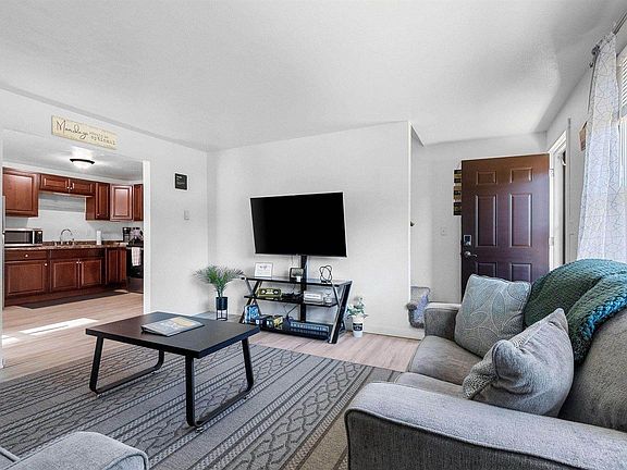 4th image of 2130 Elmview Dr APT E