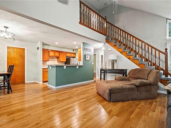 5th image of 7104 W 155th St