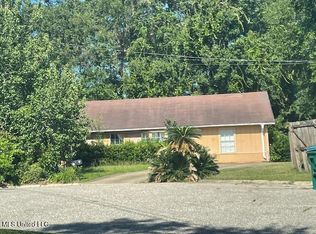 201 Ravens Ct, Ocean Springs, MS 39564