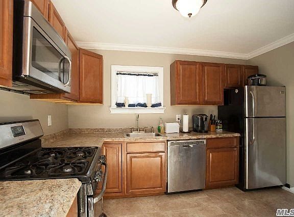 4th image of 118 Munro Blvd