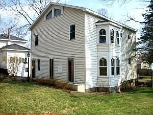 2nd image of 704 S Clay St