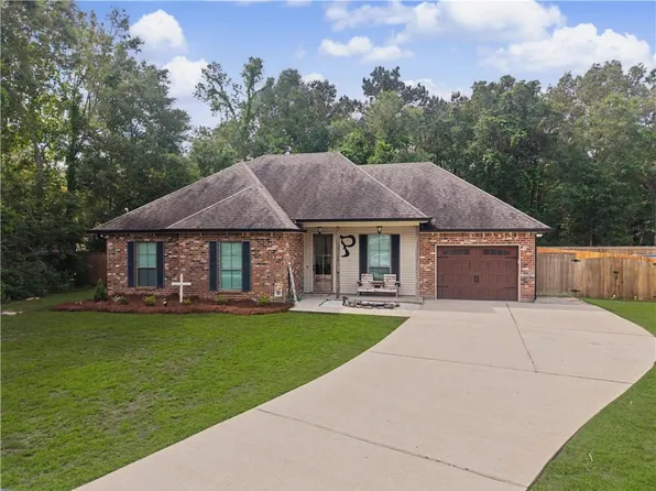17 Alice St, Madisonville, LA 70447