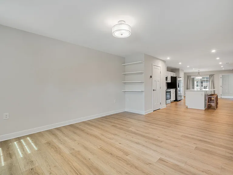 7213 Lyon Taylor Ln — Photo 3