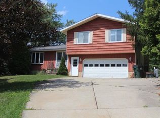 1019 Fronek Dr, Streetsboro, OH 44241