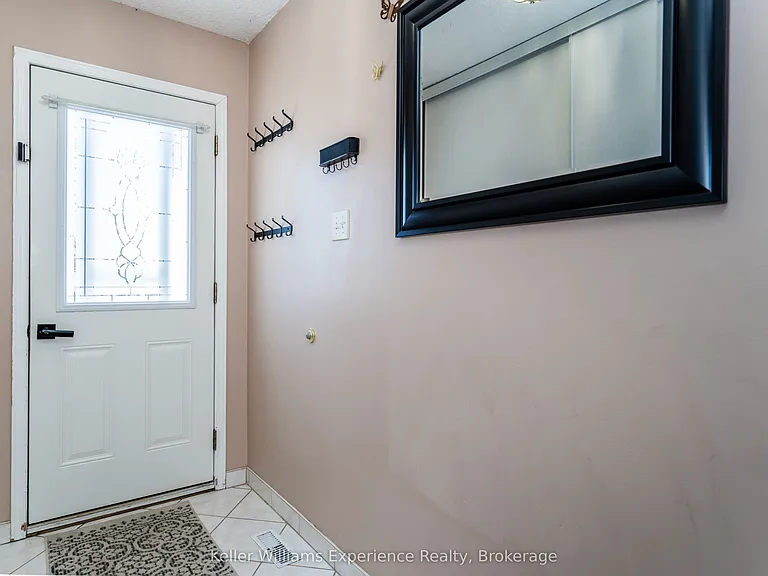 660 Harvey Ave — Photo 5