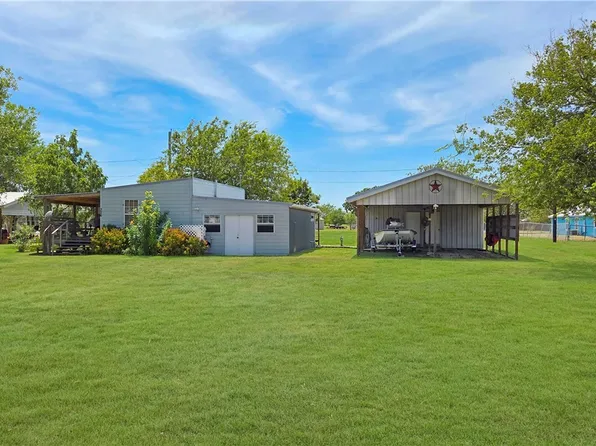 306 Main St, Austwell, TX 77950