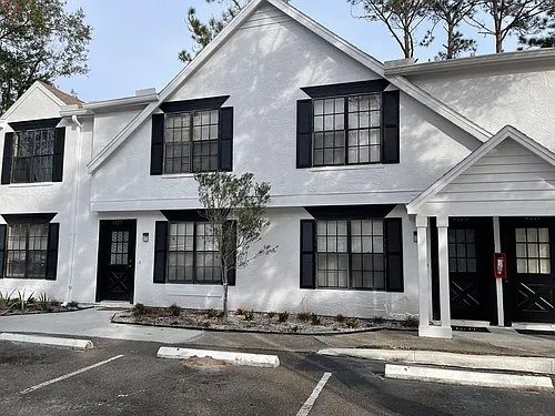 Saint Andrews Square Townhomes Photo 1