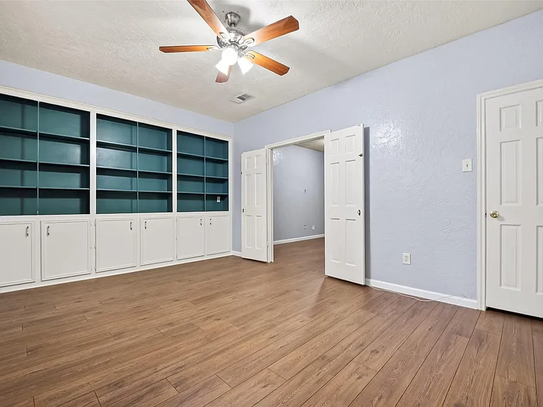 8103 Oak Moss Dr — Photo 10