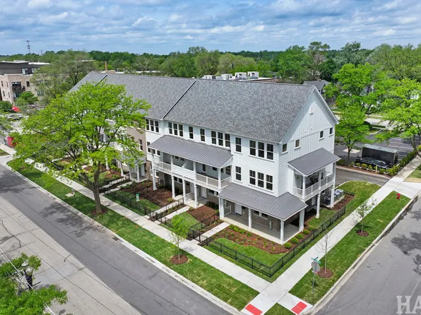 160 Washington St #160, Barrington, IL 60010