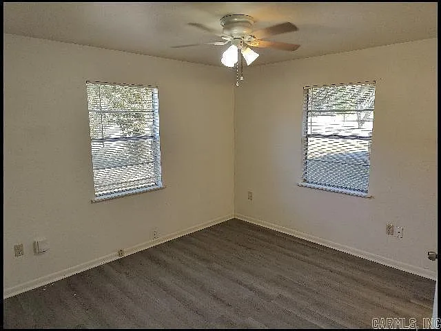 204 Dobbs St — Photo 14