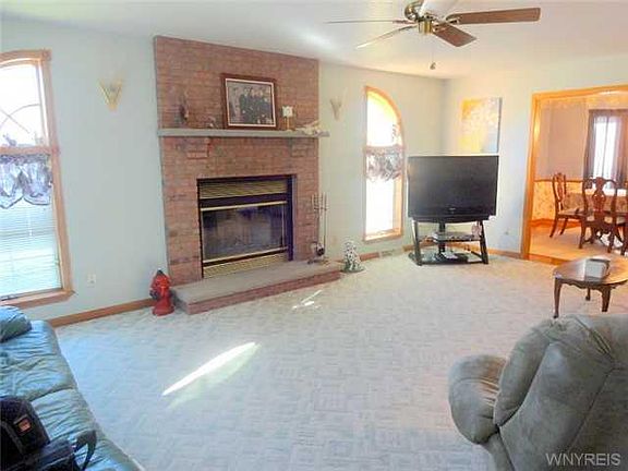 3rd image of 32 Rolling Woods Ln