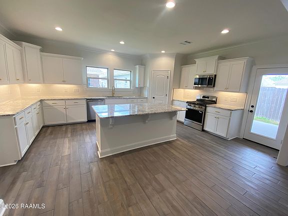 4th image of 108 Fairdale Dr