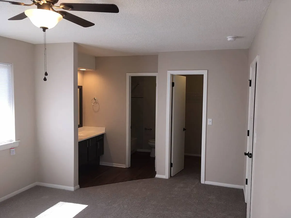 109 Peace St — Photo 4