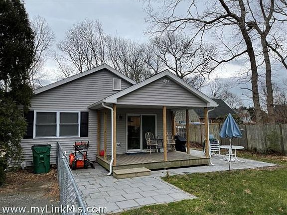 3rd image of 75 Carol Ln