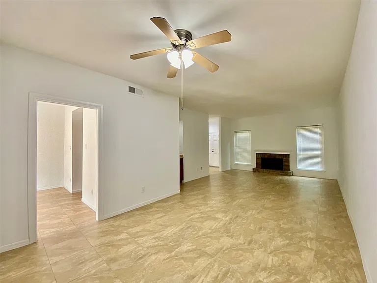 752 Augusta Dr #752 — Photo 4
