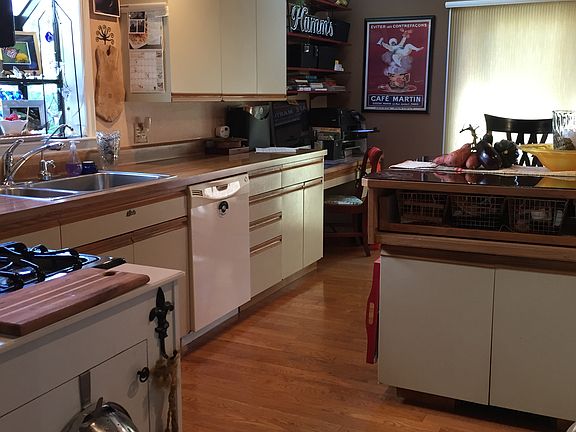 St. Charles CabinetKitchen 2