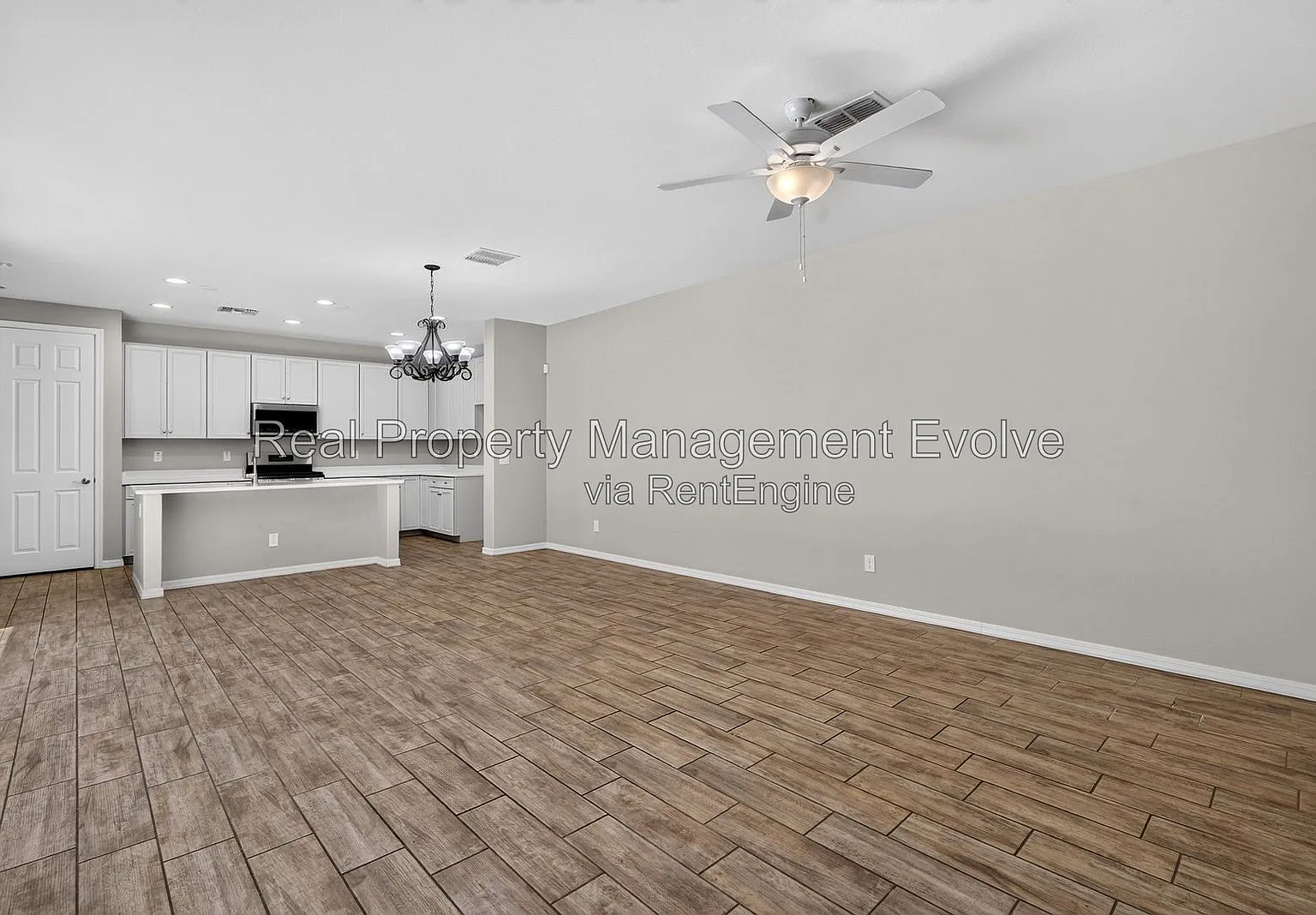 3 bed, 2.5 bath, 2185 sqft, $2,925 — Photo 3