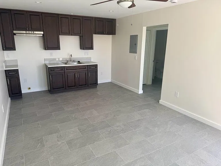 Agua Caliente Apartments — Photo 7