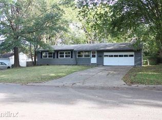 6005 N Tracy Ave, Gladstone, MO 64118