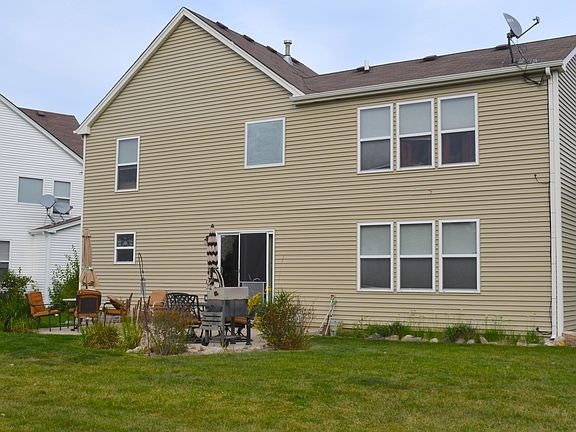 4th image of 1686 Centennial Dr