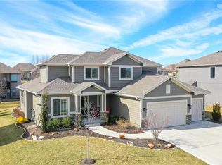 1218 Kingsland Cir, Raymore, MO 64083