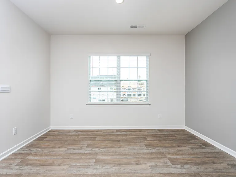 1193 Evelynnview Ln — Photo 11