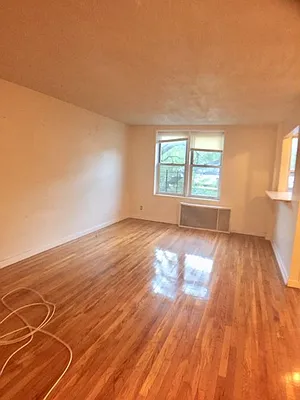 Rented by Roberto Guilbet, LREB | media 32