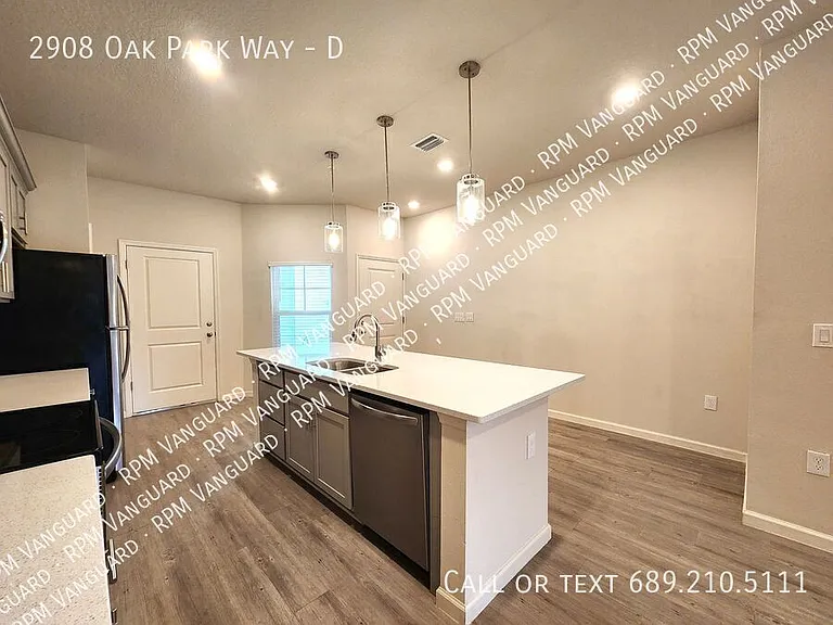 2908 Oak Park Way #D — Photo 3