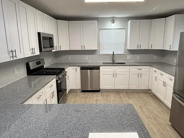 26019 Leafywood Dr — Photo 10