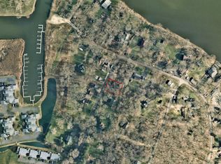 39175 N West End Dr, Spring Grove, IL 60081