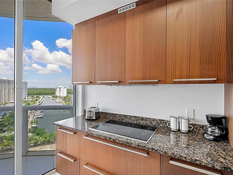 15811 Collins Ave #1205-fl 331 — Photo 19