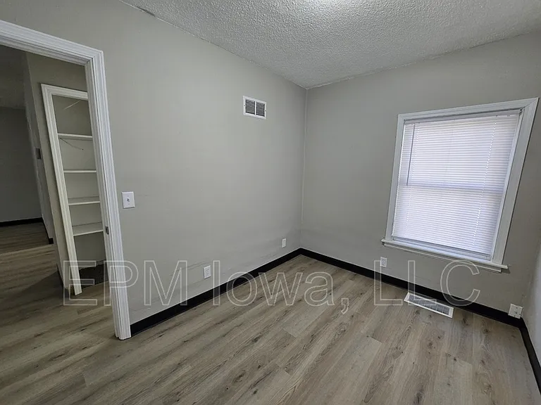 1125 N Barclay St — Photo 12