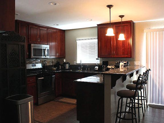 3rd image of 305 E Los Felis Ave