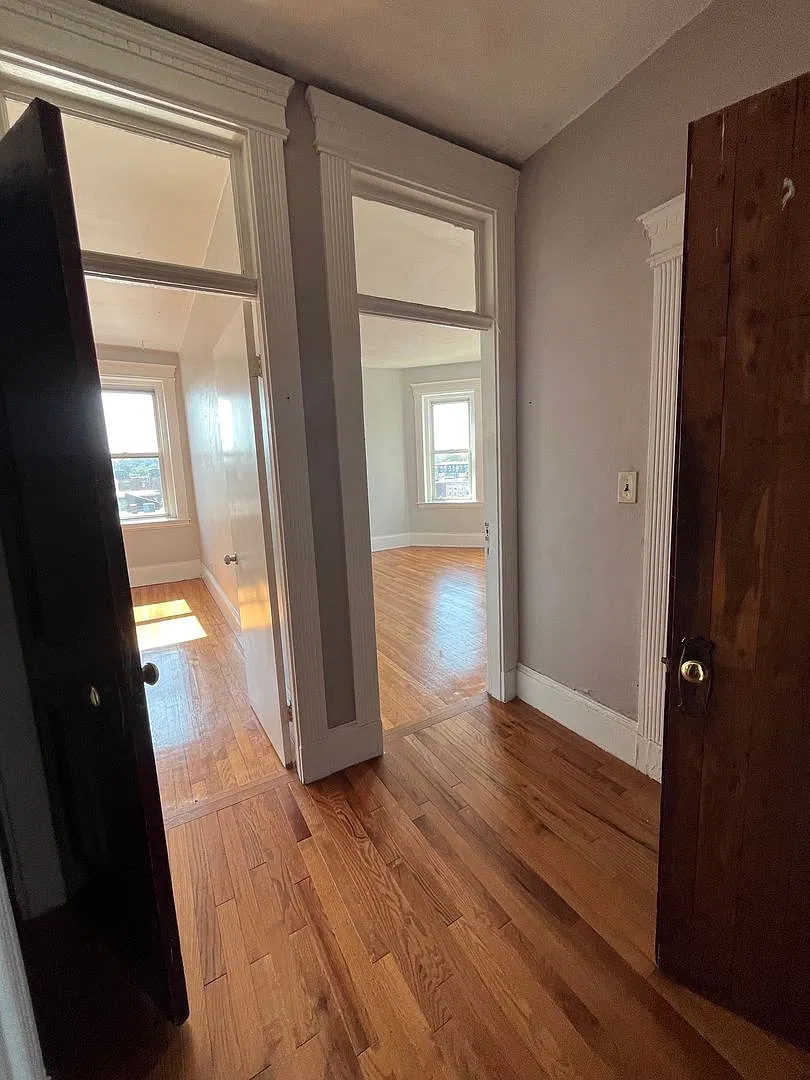 Huge 4 Bed Close to BU — Photo 4