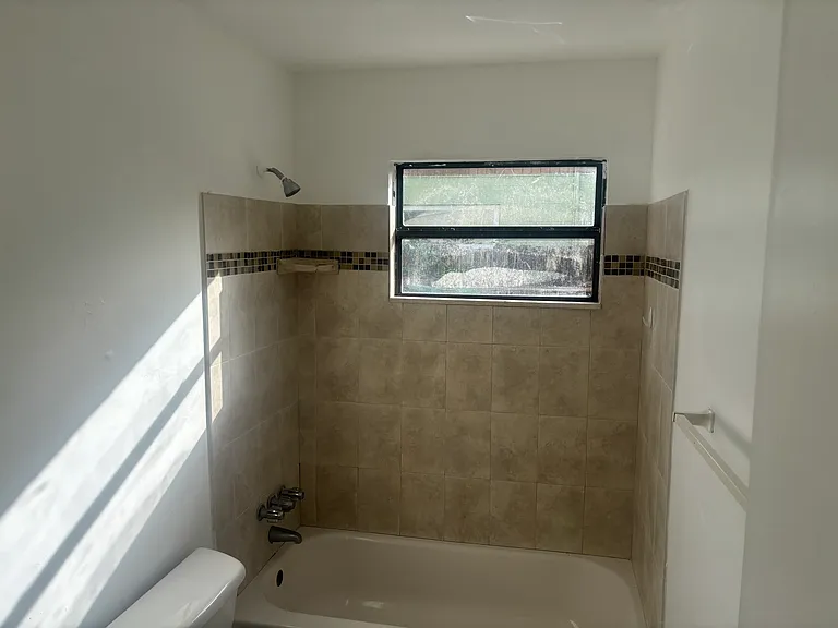 2928 Shepard Dr — Photo 4