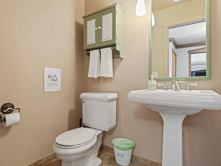 600 Woodview Dr — Photo 36