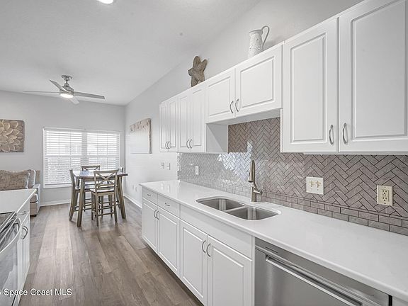 4th image of 5201 Ocean Beach Blvd APT 10